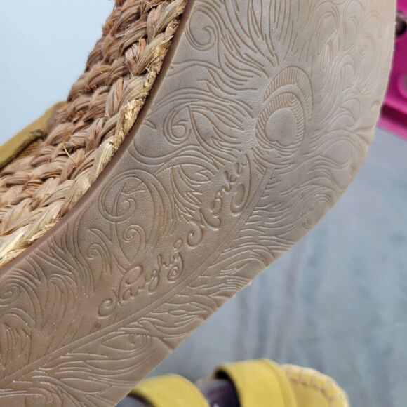 Naughty Monkey Womens Espadrille Wedge Sandals Size 8.5 Yellow Suede & Raffia - Picture 4 of 13